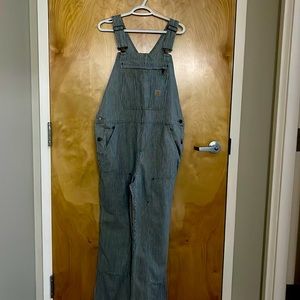 New never been worn cathartt womens overalls size large